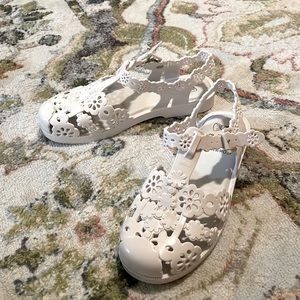 New Melissa x Victor & Rolf Jelly Sandals